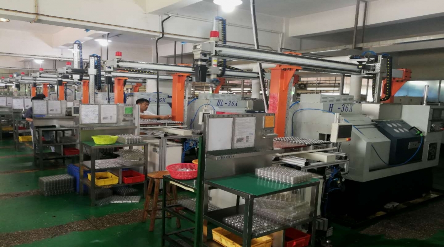 機械手自動上料+CNC